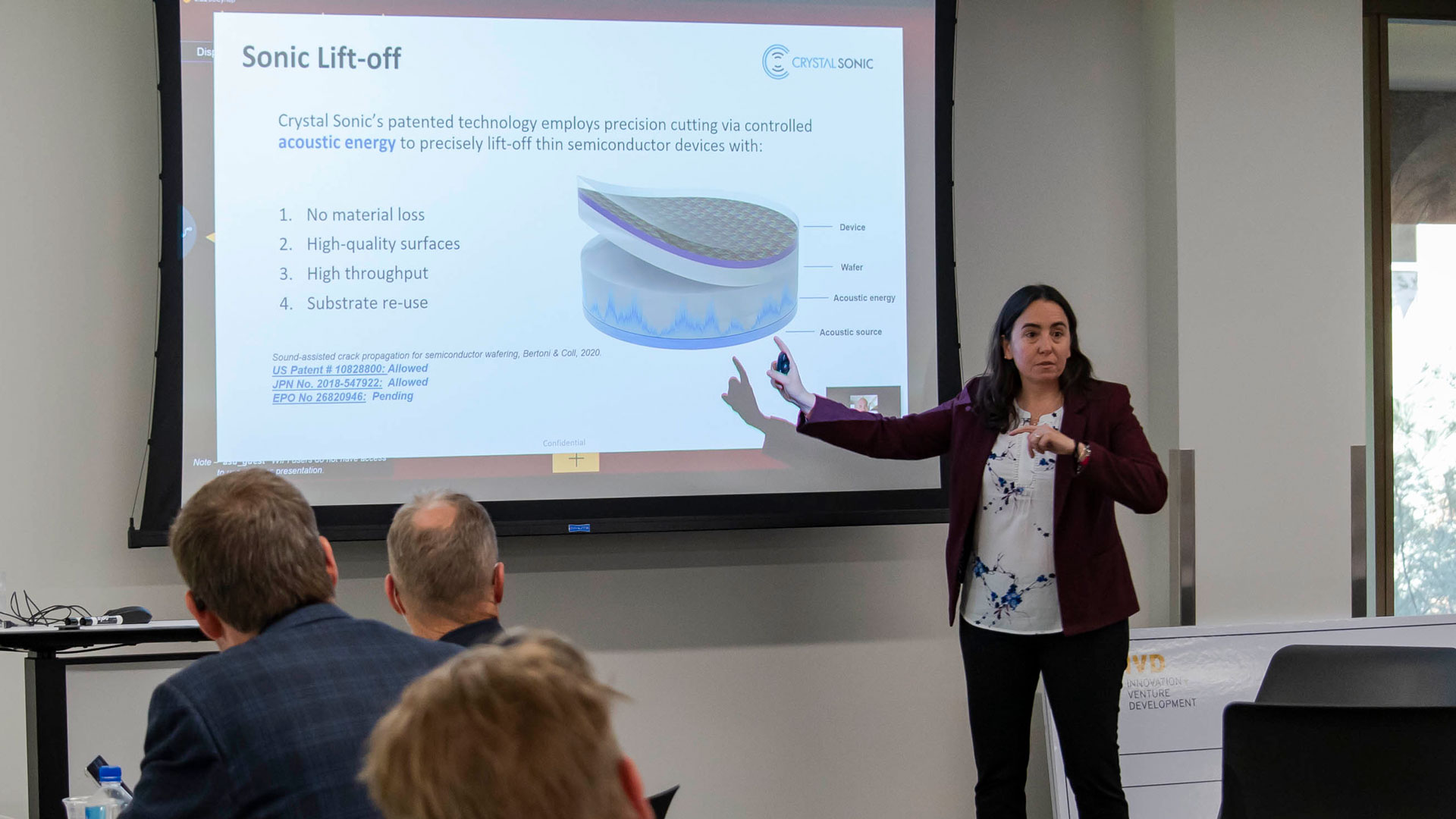 Mariana Bertoni pitches her startup, Crystal Sonic.